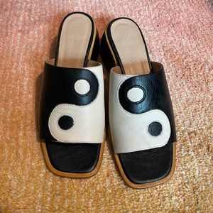 Paloma wool yin-yang shoes